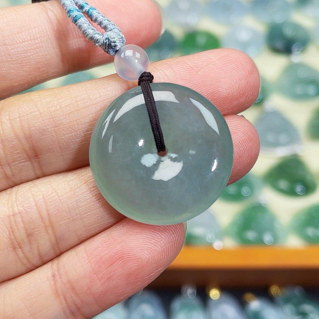 翡翠颈饰未镶嵌吊坠