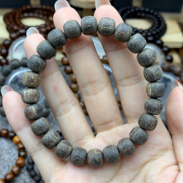 贡木巴布亚8/9 单圈粗抛黑湖泊