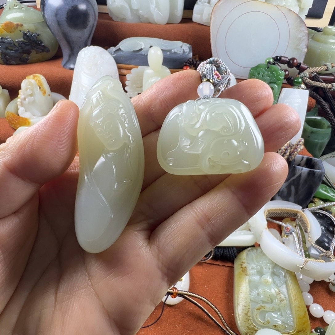快***球和田玉未镶嵌颈饰
