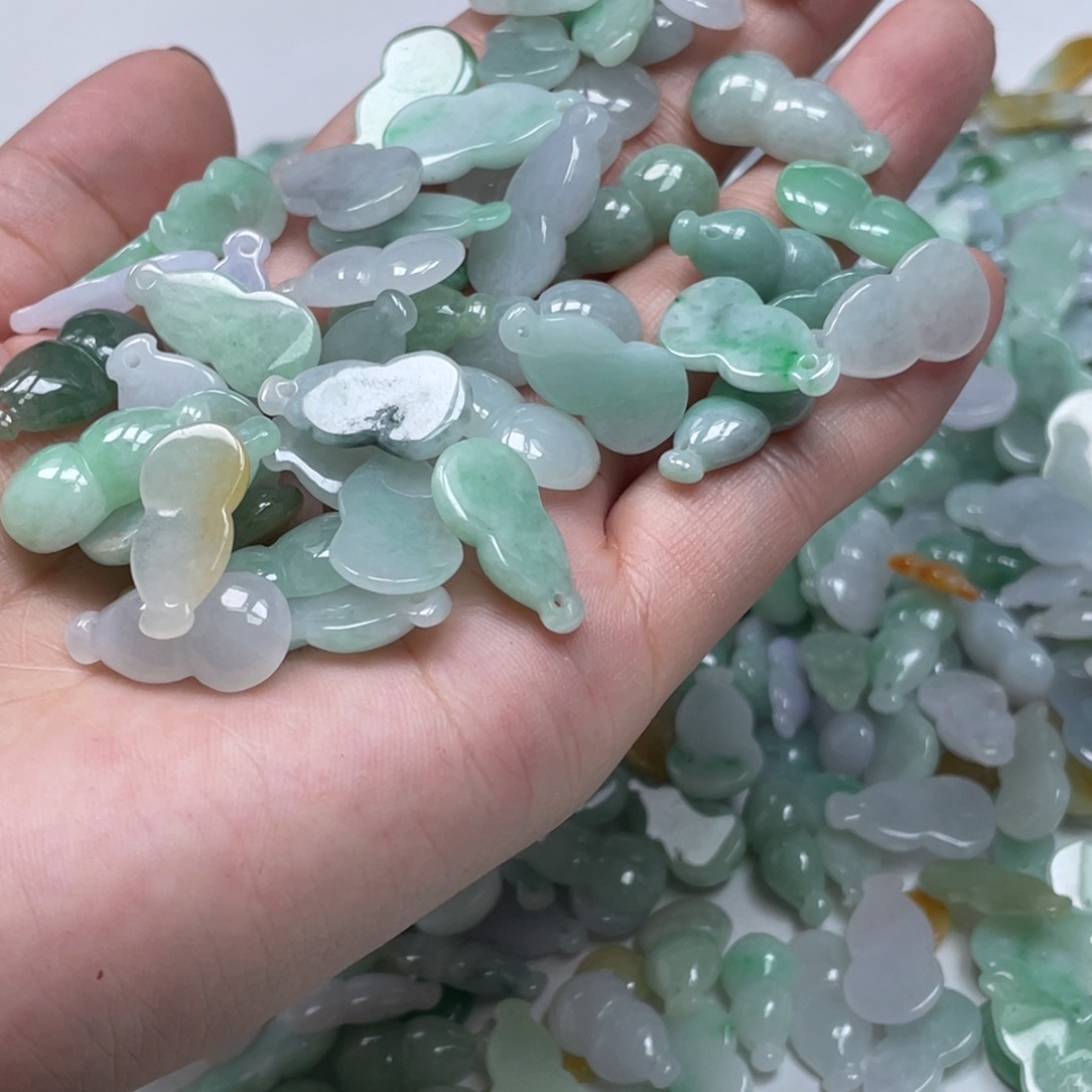 翡翠未镶嵌颈饰翡翠吊坠