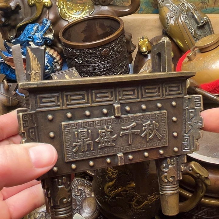 精美铜器批发档口