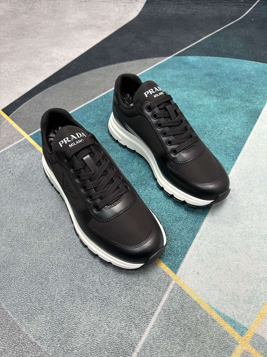 未使用 Prada/普拉达 男士经典休闲鞋PX008