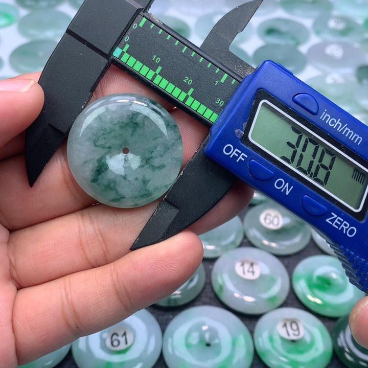 翡翠颈饰未镶嵌缅甸天然A货翡翠