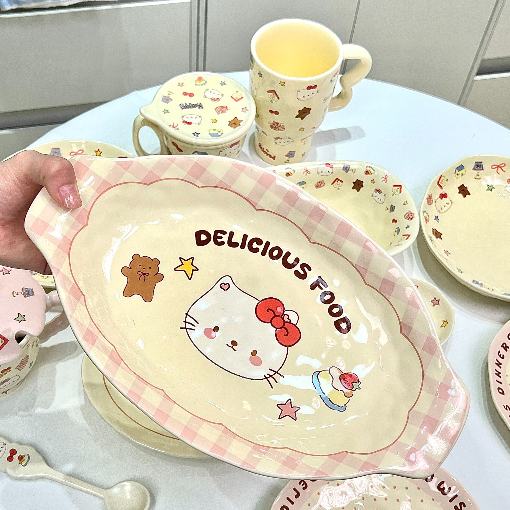 可爱粉甜凯莉喵陶瓷12寸鱼盘