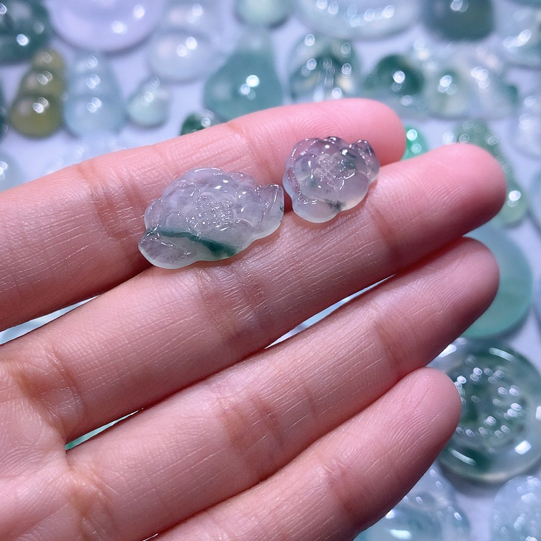 【闪购商品】翡翠颈饰未镶嵌一对