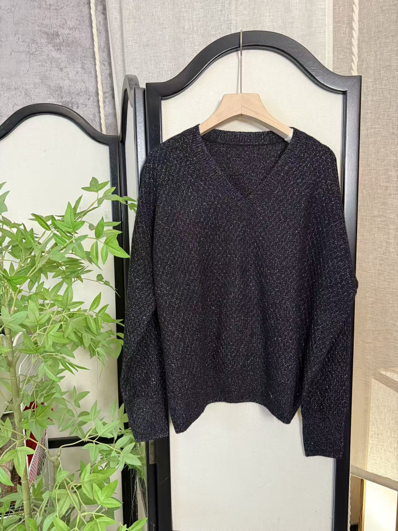 【金金粉丝专享】羊绒金丝绞花V领，按体重配货，高端成衣面料~