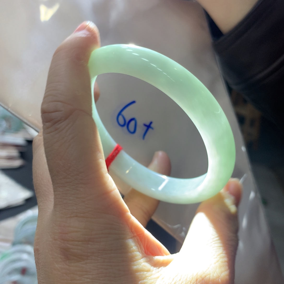 翡翠未镶嵌手镯翡翠