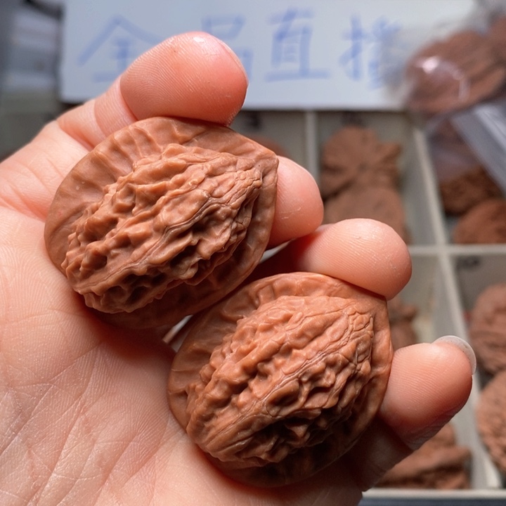 文玩核桃吊坠大红袍