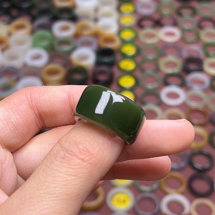 和田玉戒指未镶嵌16.4 无皮辣菠菜