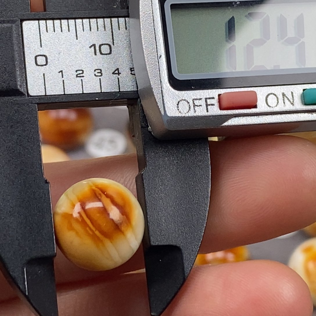 蜜蜡珠宝奇石未镶嵌