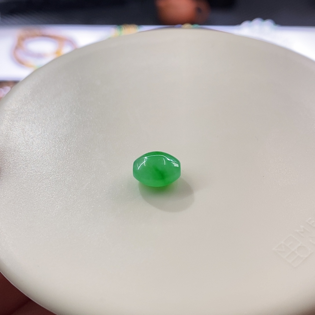 颈饰未镶嵌翡翠绿枣珠