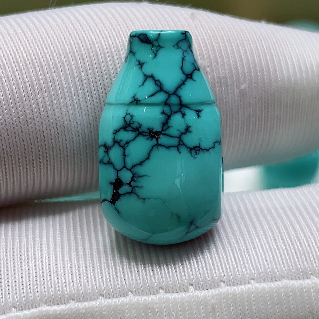 绿松石颈饰未镶嵌