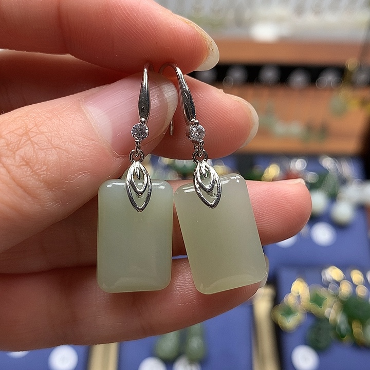 和田玉银S925镶嵌耳饰和田玉无事牌18左右