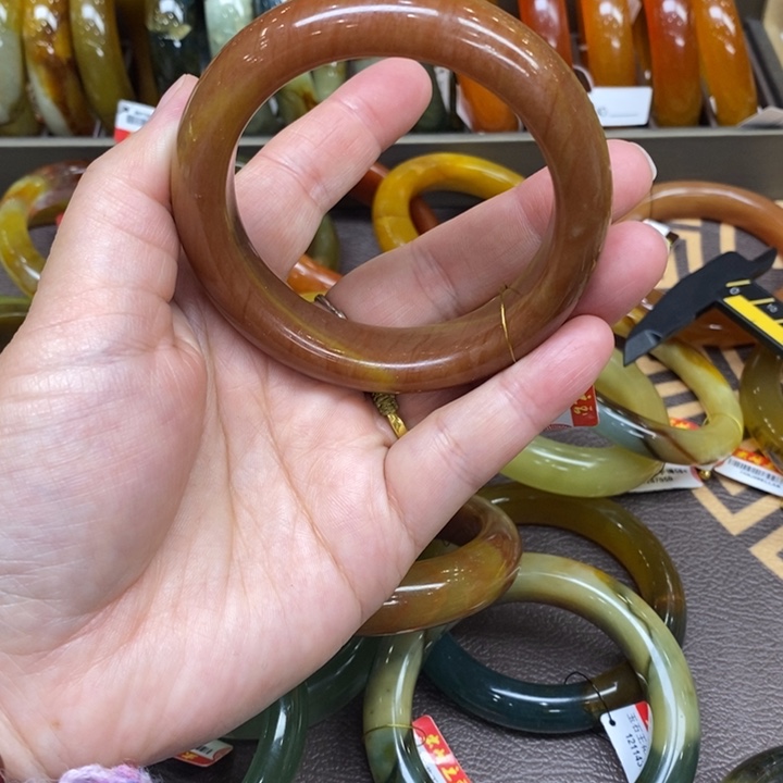 未镶嵌蛇纹石玉手镯