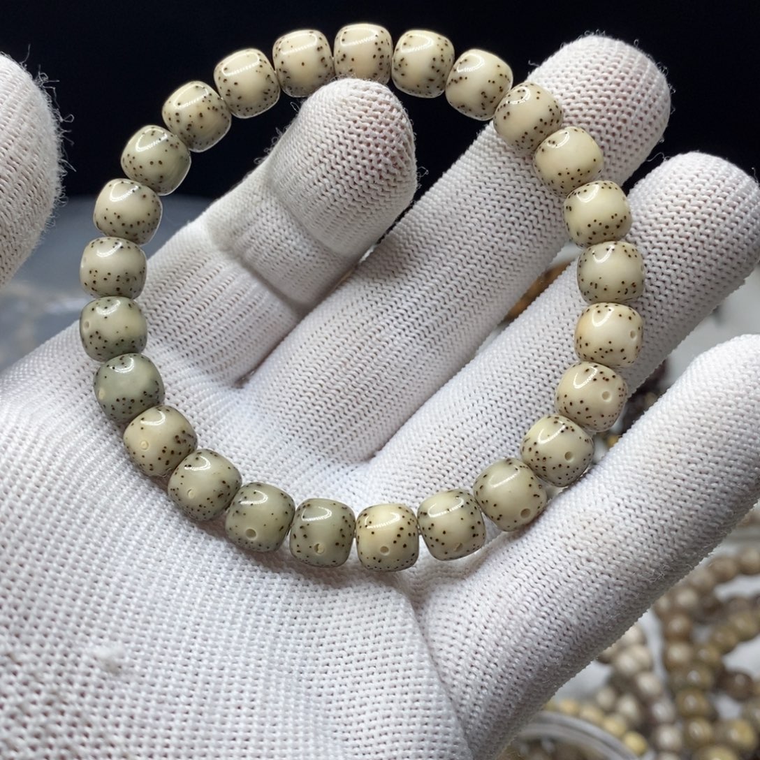 杉***复手串星月菩提星月菩提9x8通体留白-货头