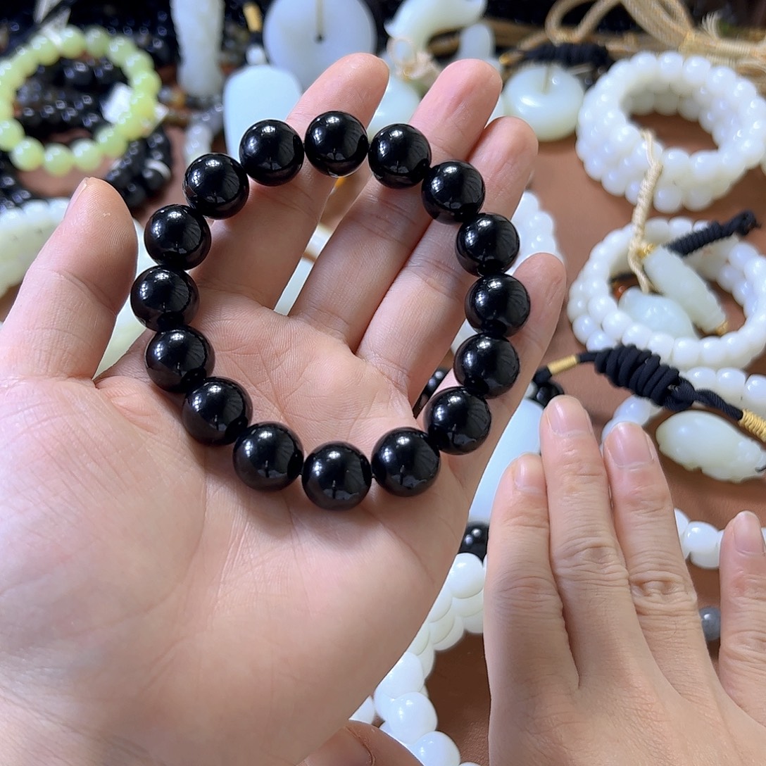 和田玉未镶嵌手串