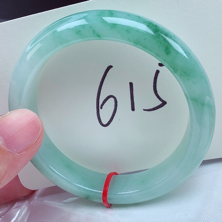 翡翠未镶嵌手镯翡翠