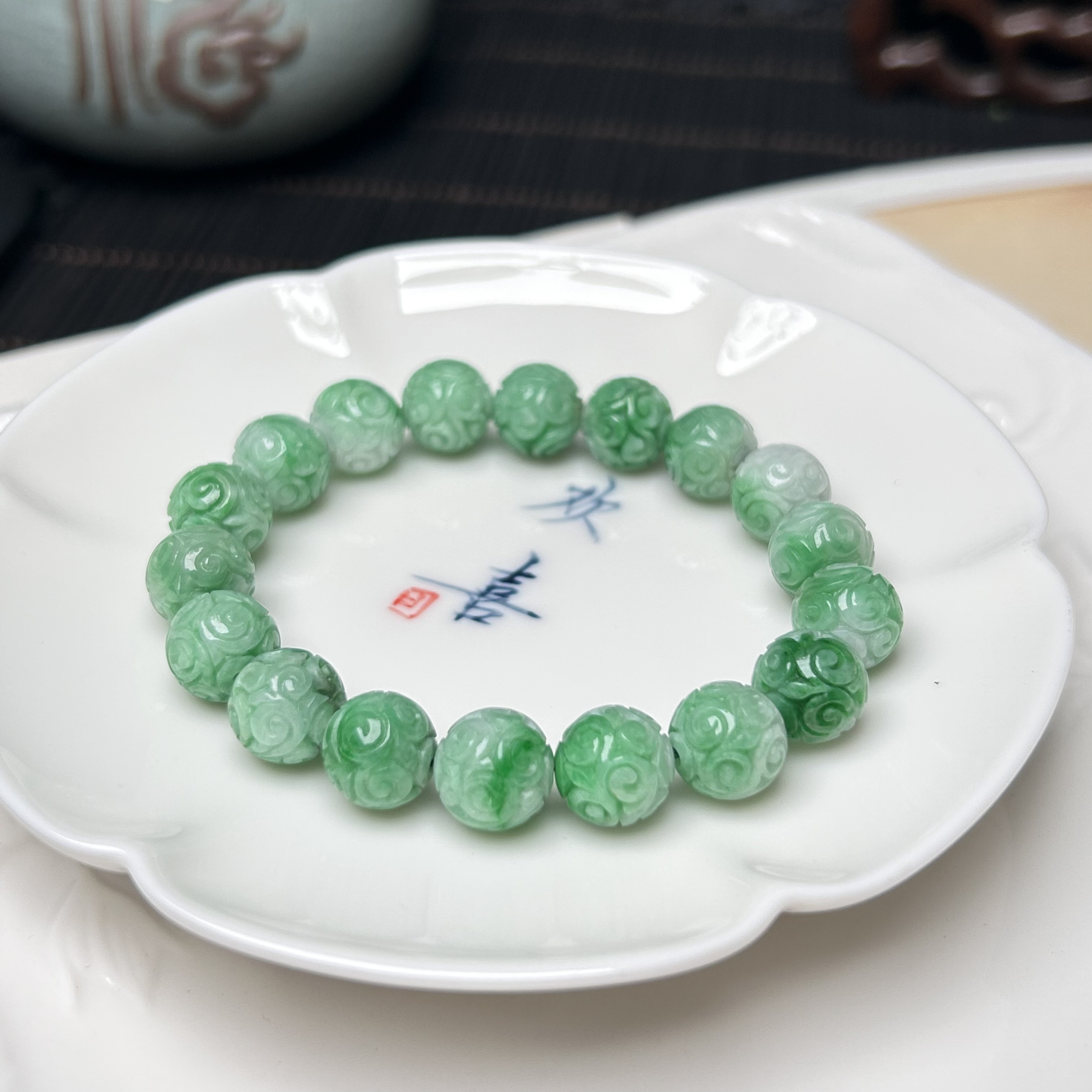 天然缅甸A货雕刻回纹白底青圆珠单圈手串百搭绿色