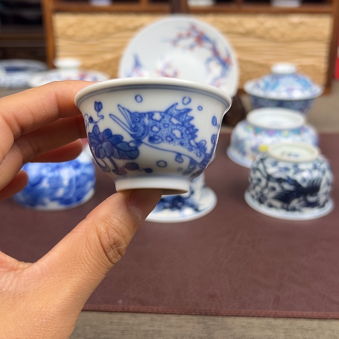 摆件景德镇鱼藻压手杯