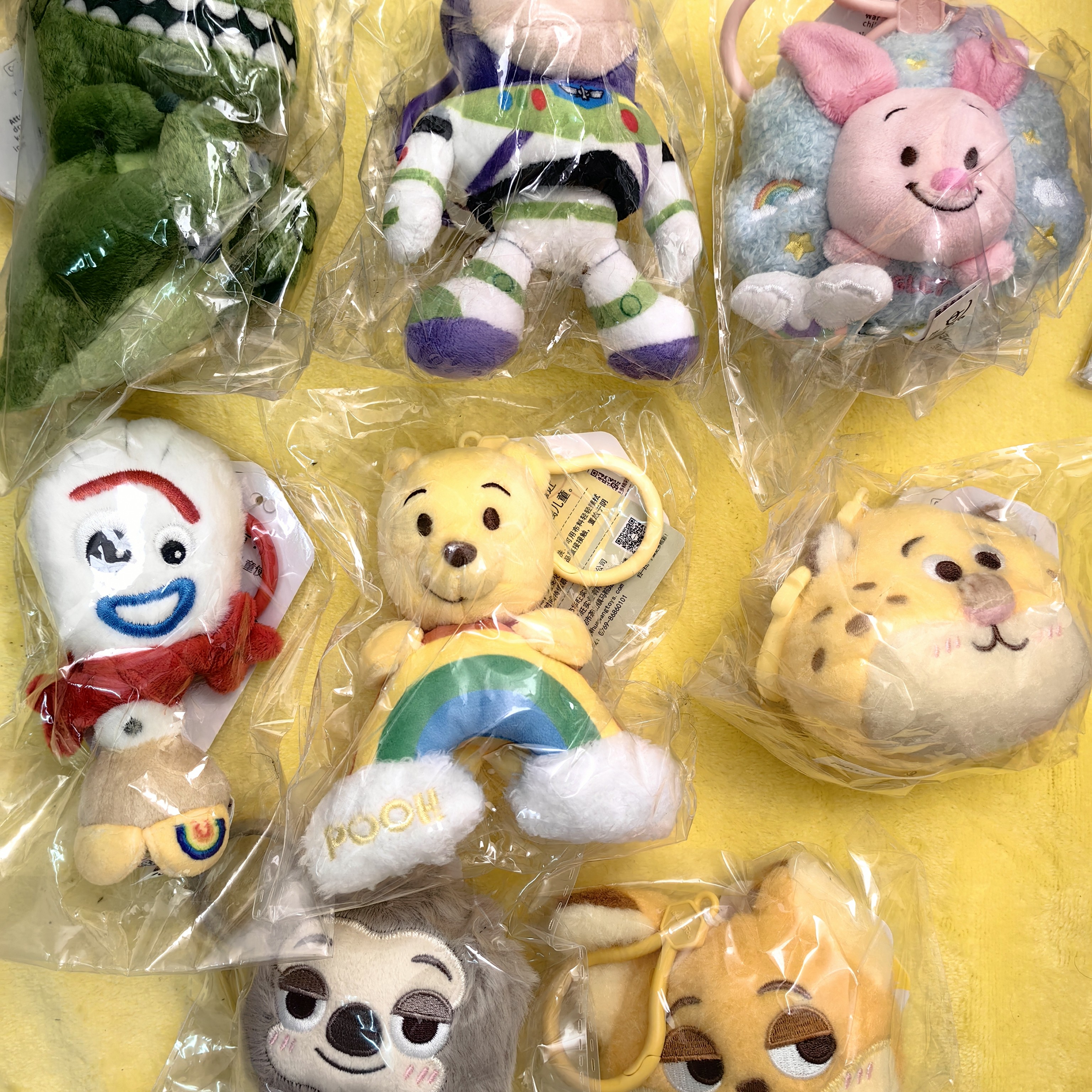 迪士尼正版皮杰小猪维尼钥匙扣包包毛绒玩偶挂饰