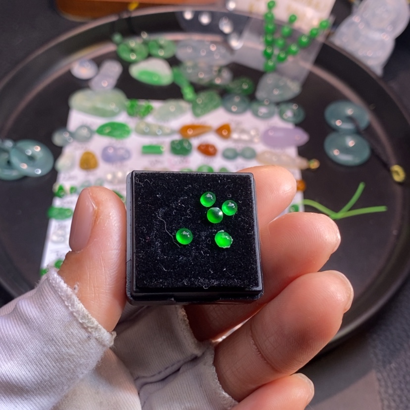 【闪购商品】翡翠挂件未镶嵌蛋