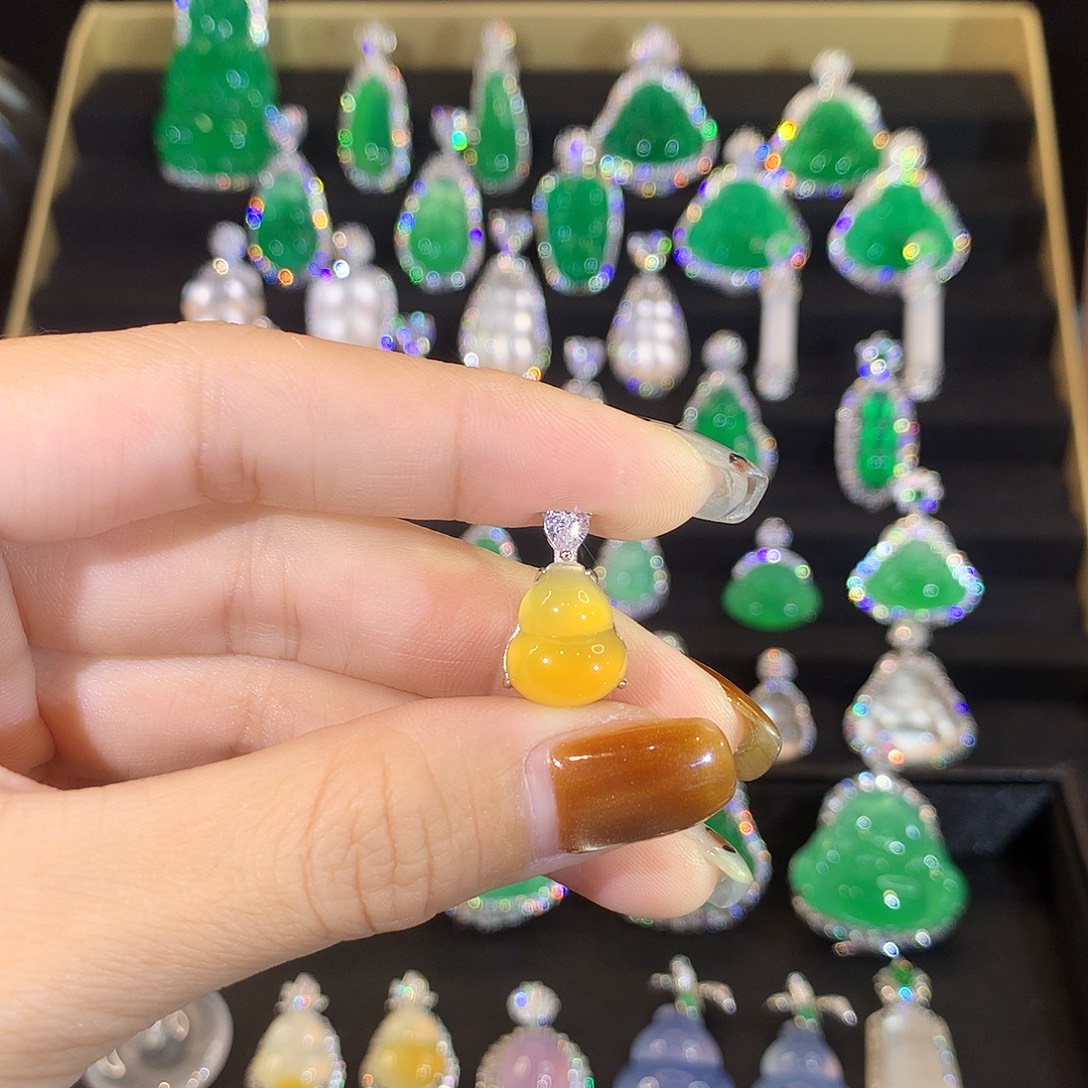 小***橙玛瑙/玉髓银S925镶嵌颈饰