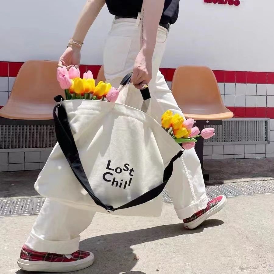 大容量2025新款帆布百搭单肩上课大学生帆布包通勤托特包女