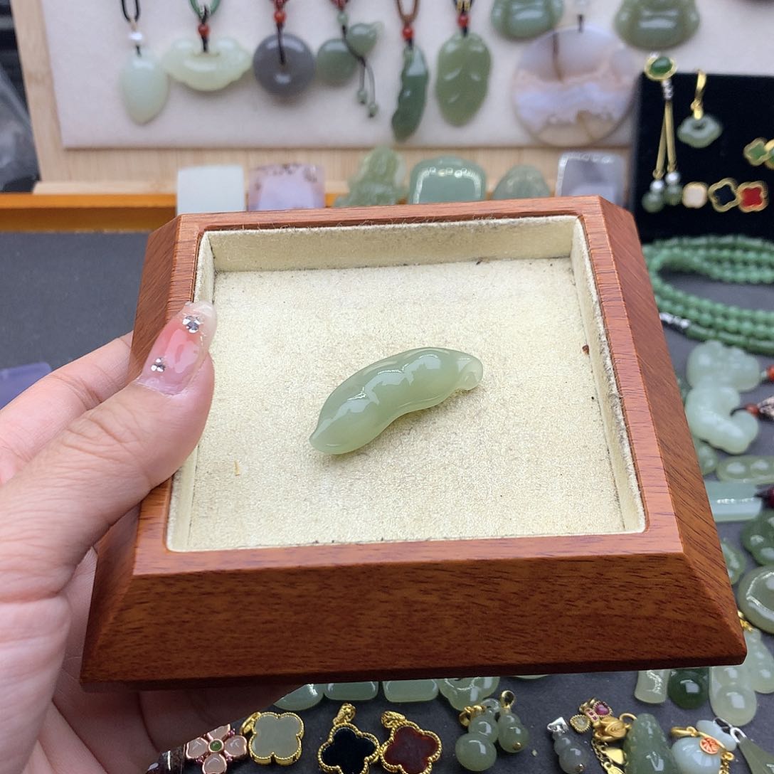 和田玉吊坠(不含链)未镶嵌