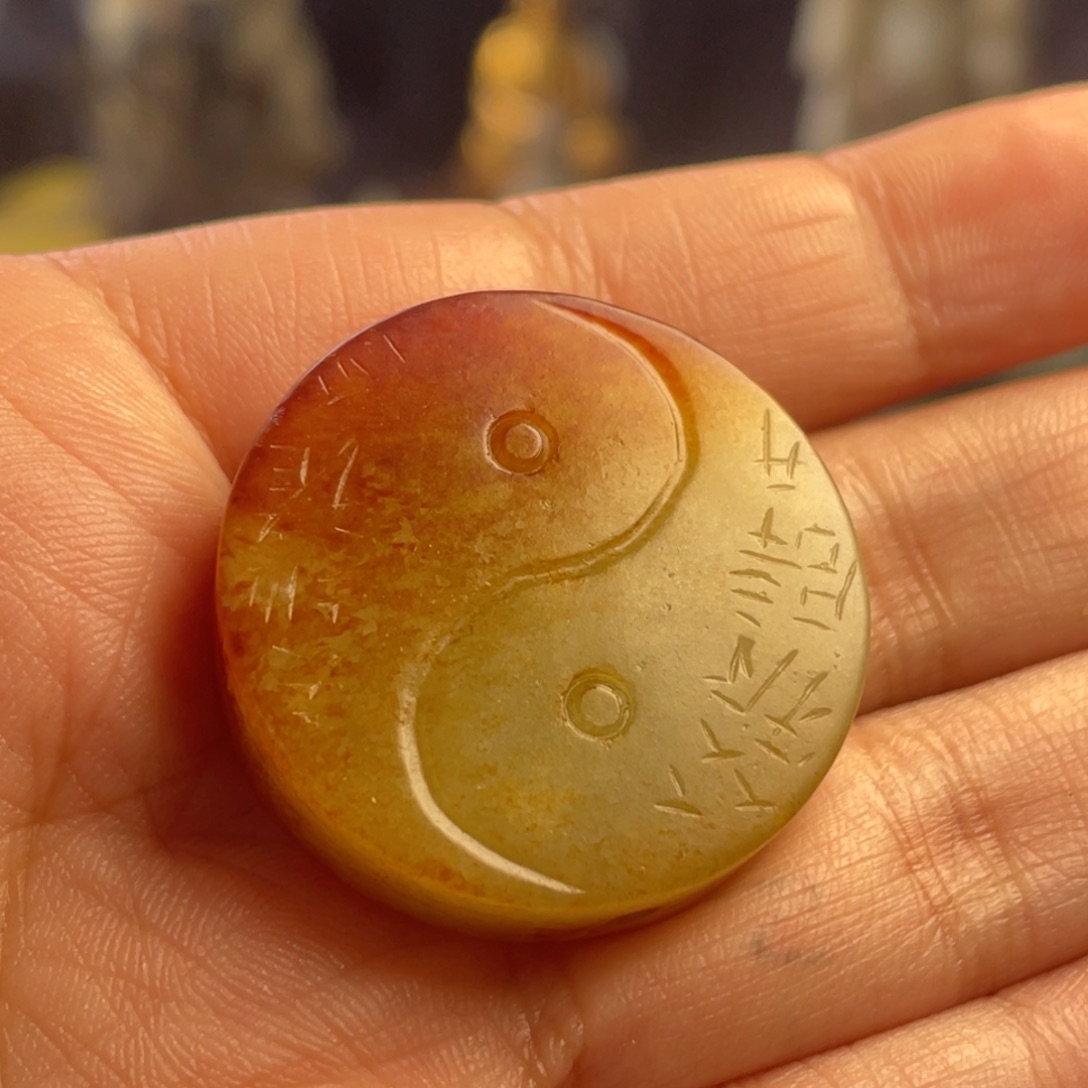 雨***枫和田玉未镶嵌颈饰