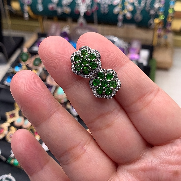 透辉石耳饰透辉石银S925镶嵌