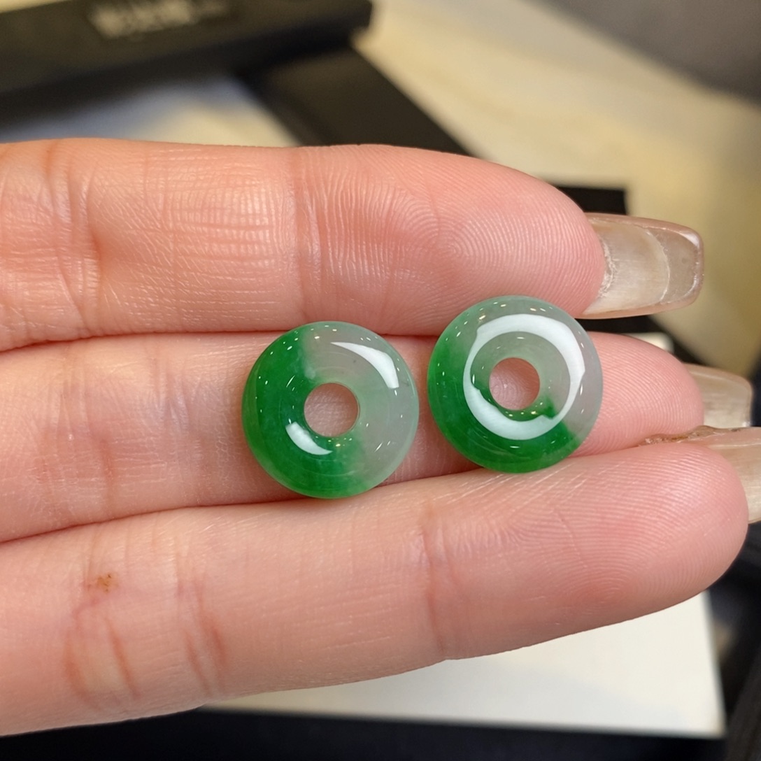 翡翠耳饰未镶嵌甜甜圈
