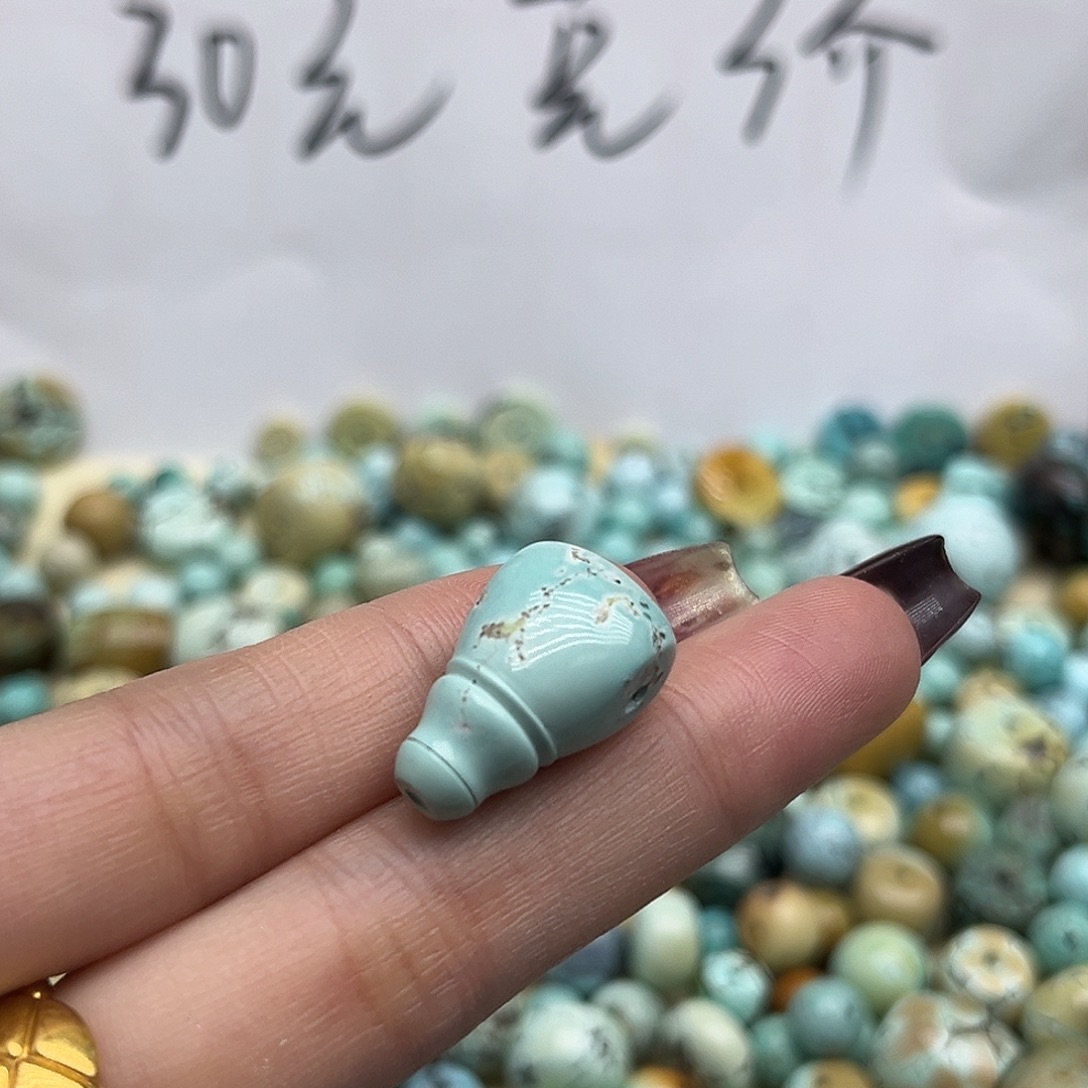 来***好绿松石未镶嵌珠宝奇石