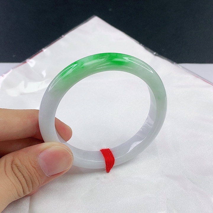 翡翠手镯未镶嵌圈55。1801。4