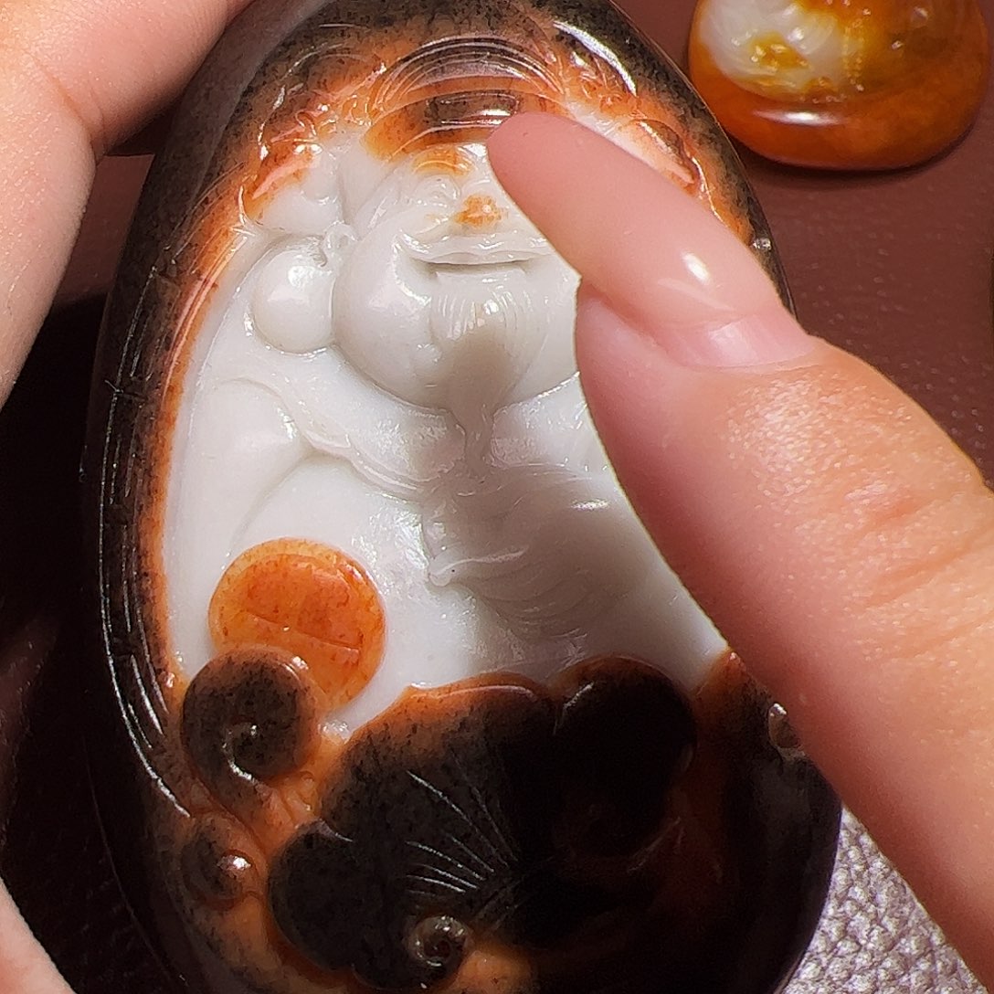 恭***乐和田玉未镶嵌颈饰