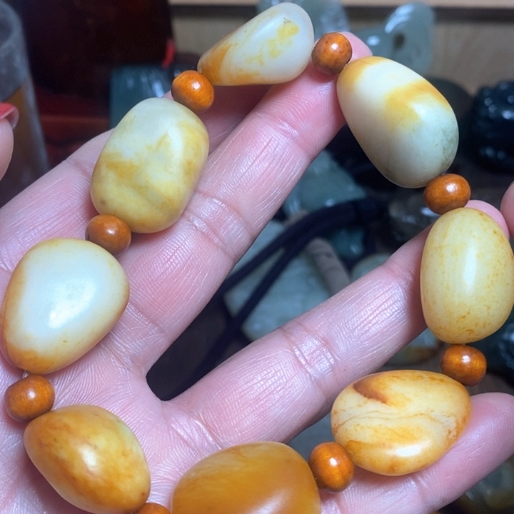 和田玉颈饰未镶嵌