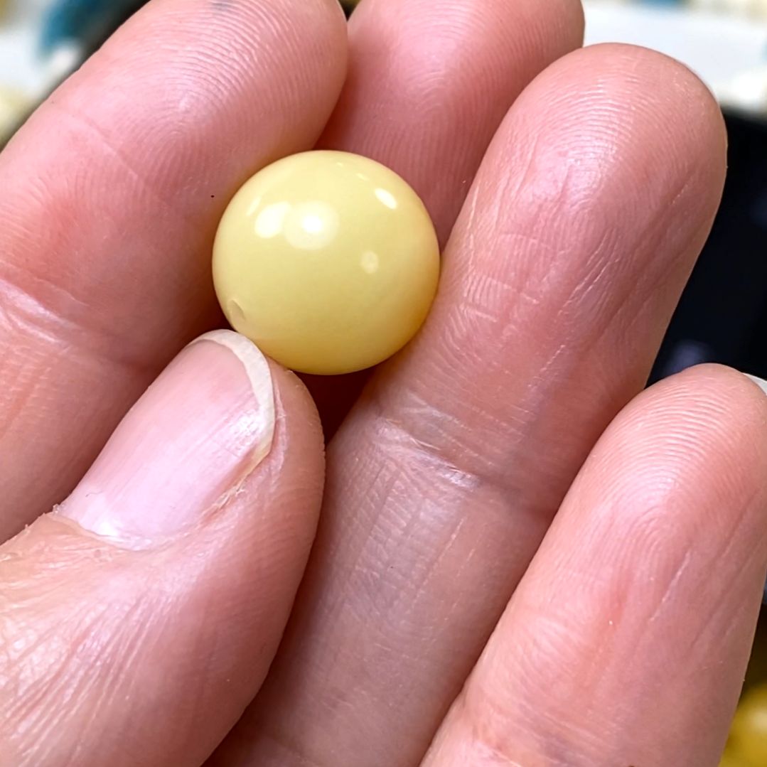 裸石琥珀未镶嵌爱****落12圆珠