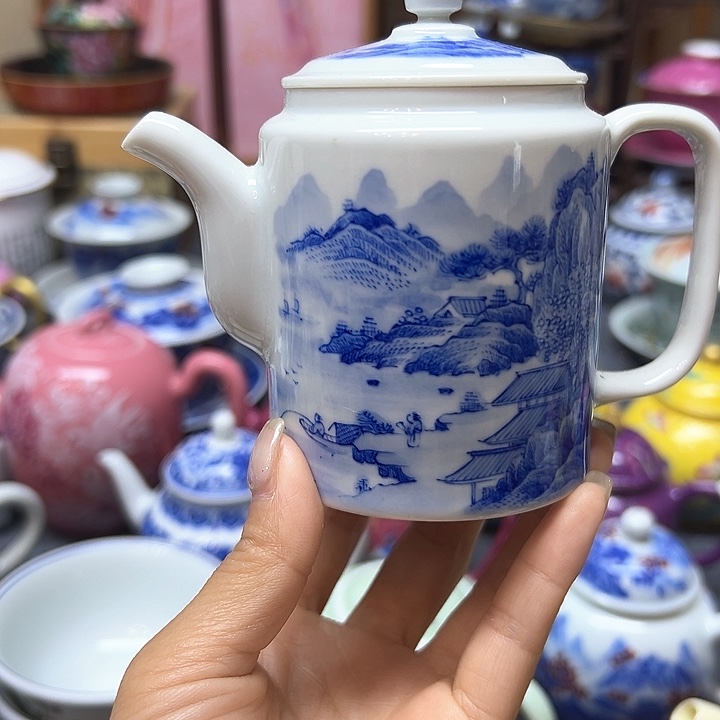 景德镇陶瓷艺术研究院