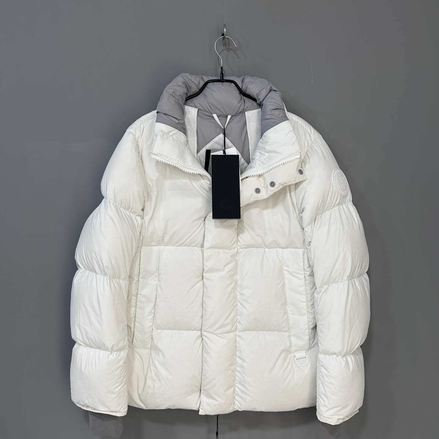 未使用 CANADA GOOSE 北辰白面包羽绒服 Canada Goose /M码/27521