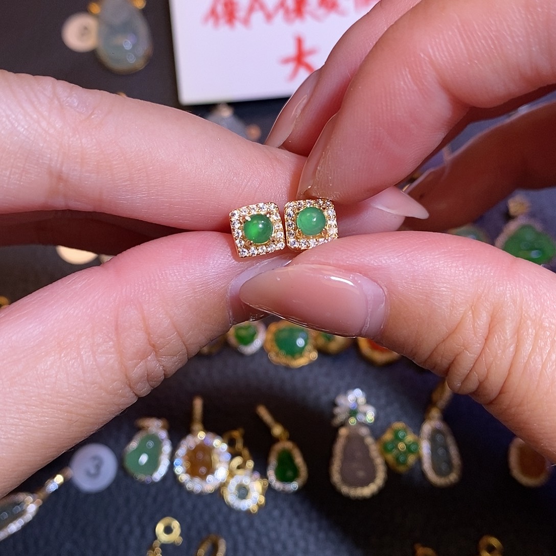 翡翠银S925镶嵌颈饰翡翠