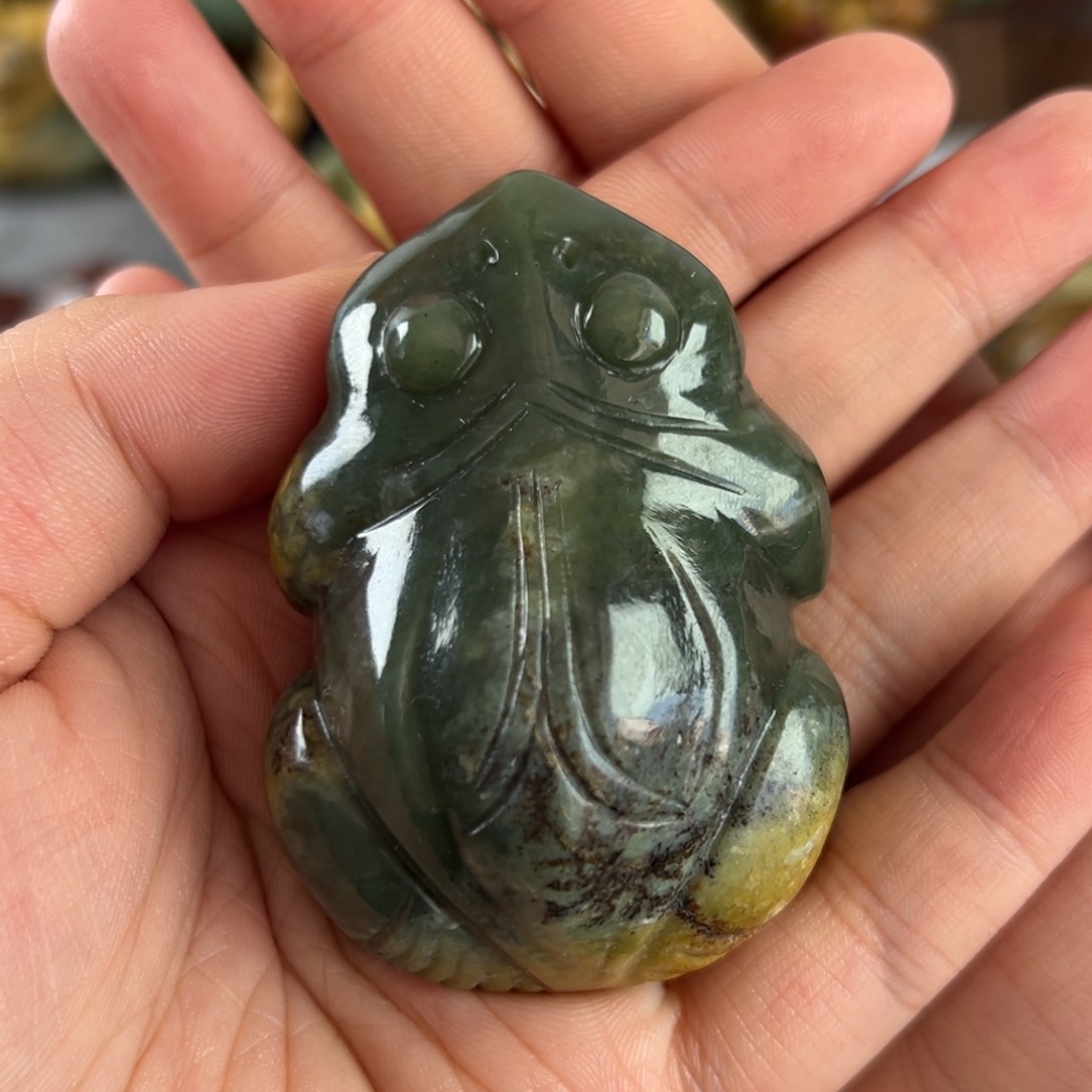 岫岩河磨玉（透闪石质玉）把件未镶嵌