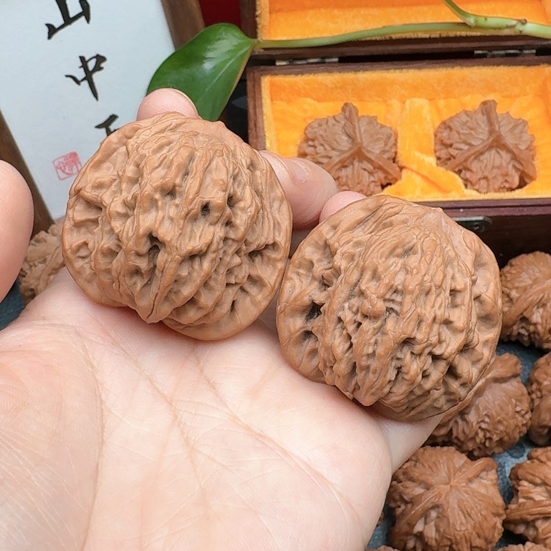 文玩核桃把件42麦虎全品