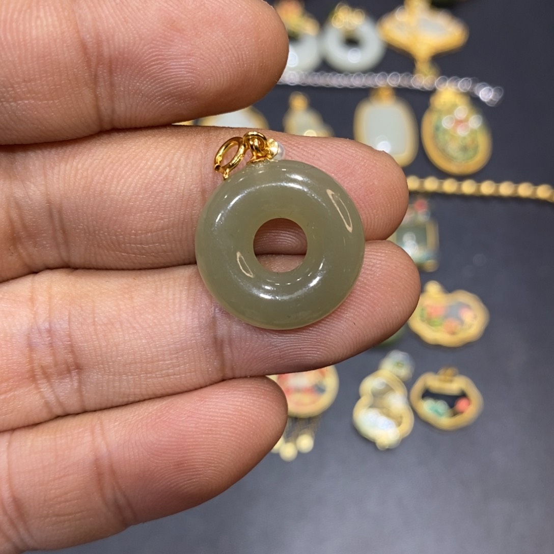 和田玉颈饰银S925镀金镶嵌