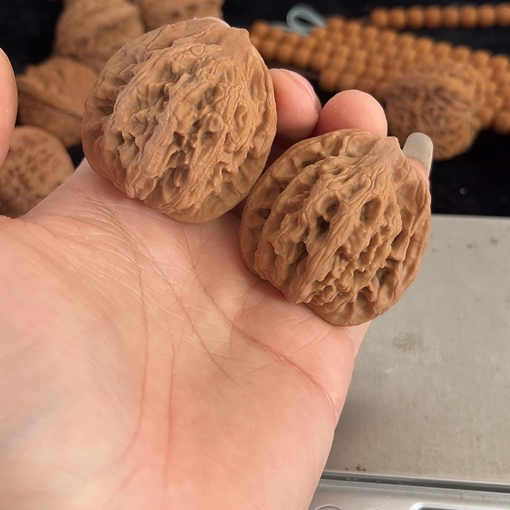 文玩核桃把件42左右麦穗虎头，编号019