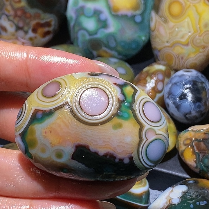 玛瑙/玉髓未镶嵌珠宝奇石97