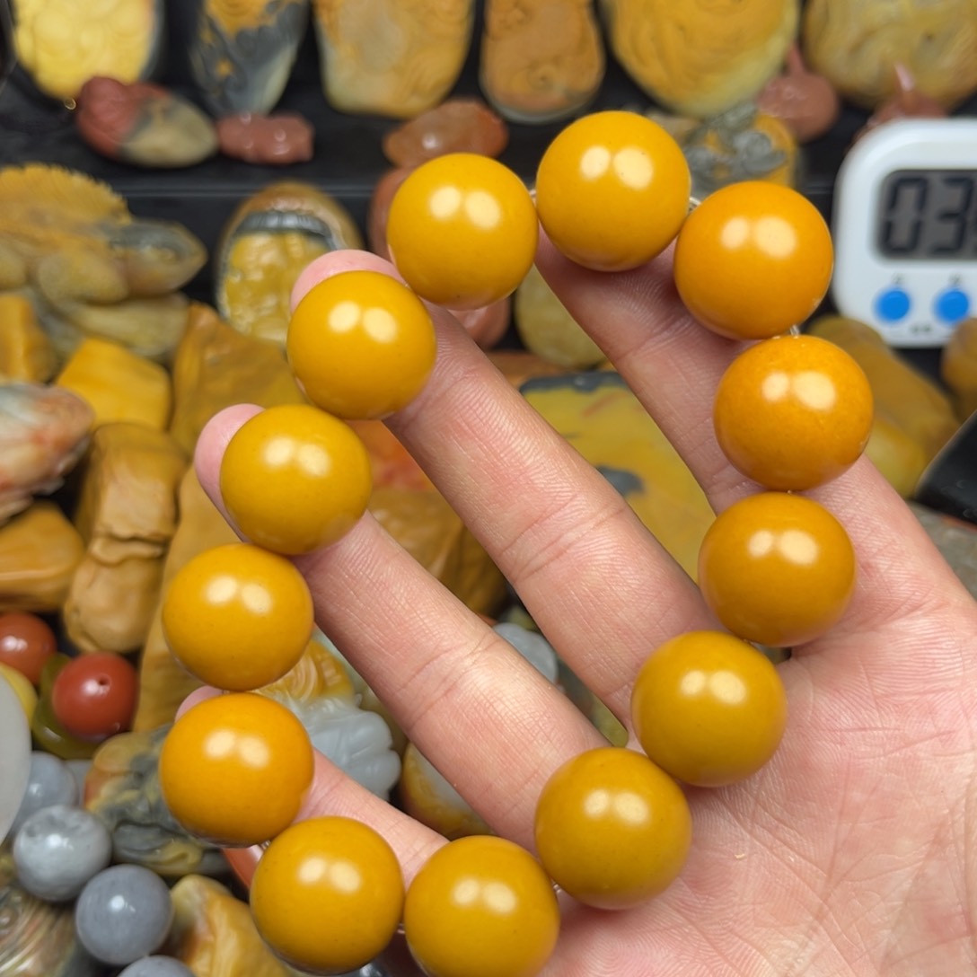 石英质玉颈饰合金山***川