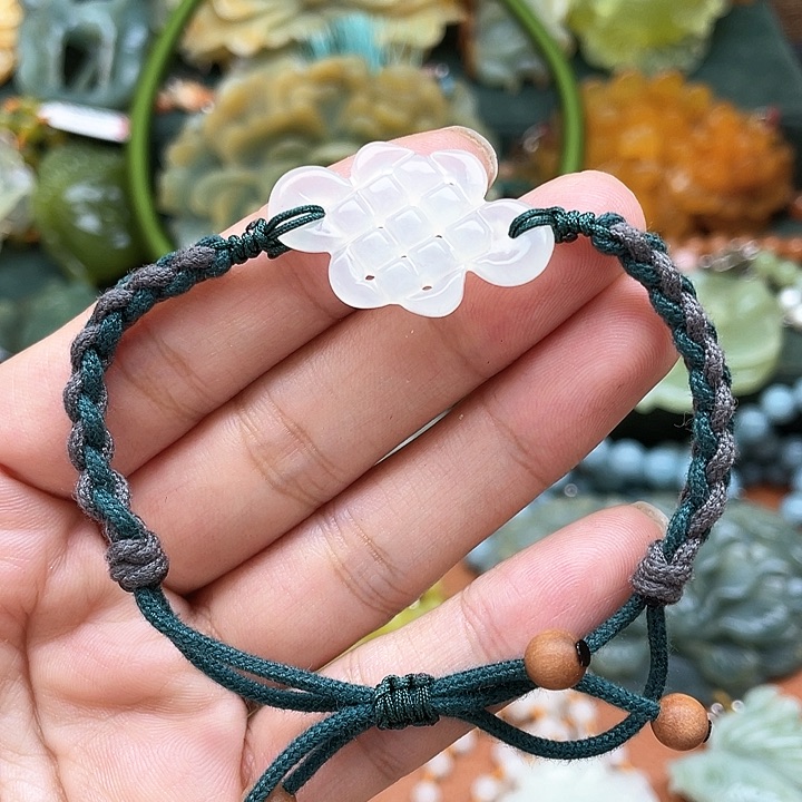 蛇纹石玉未镶嵌吊坠