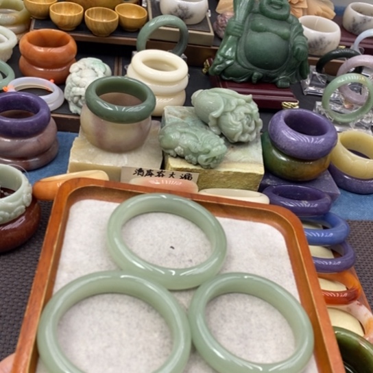 石英岩玉未镶嵌手饰