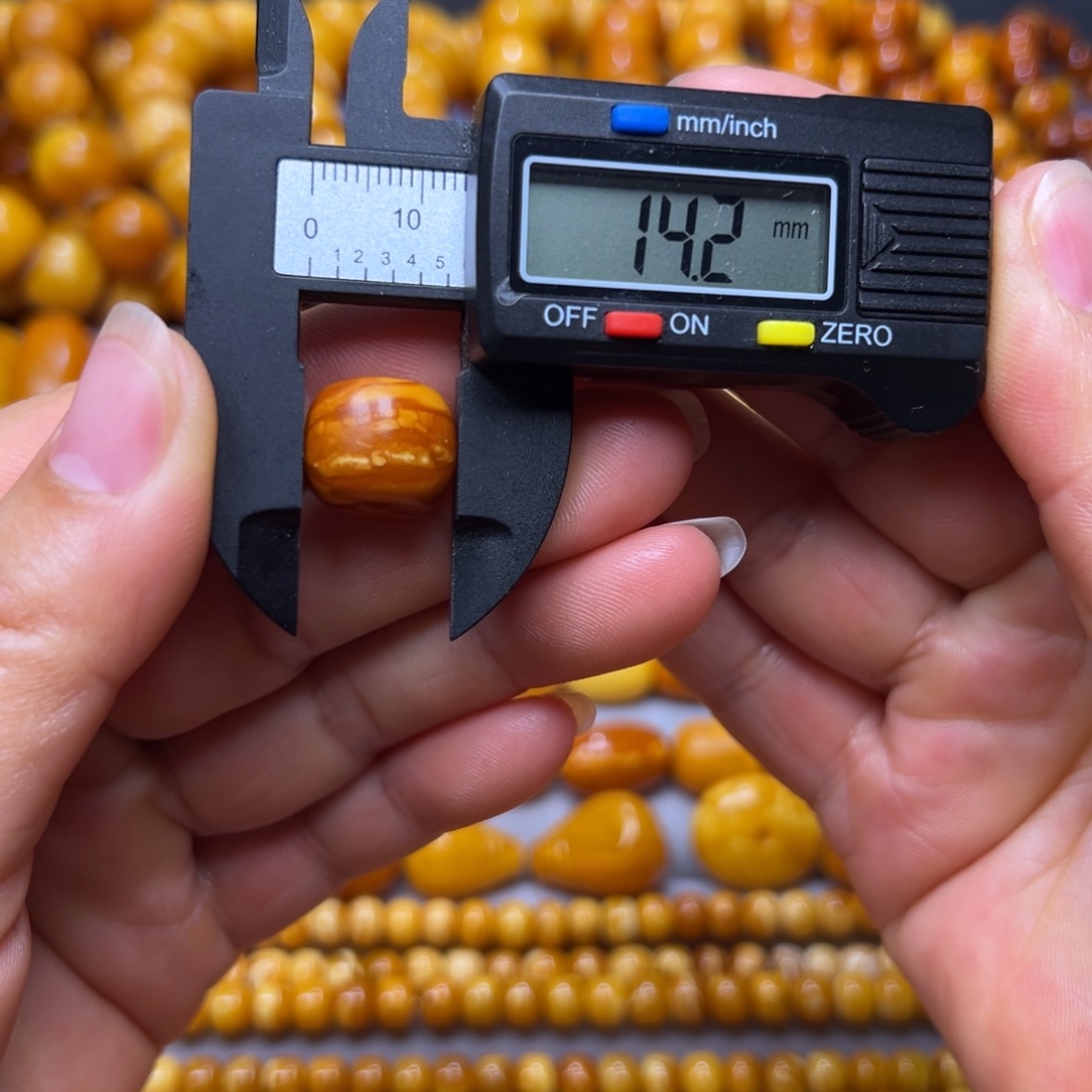 琥珀未镶嵌吊坠(不含链)