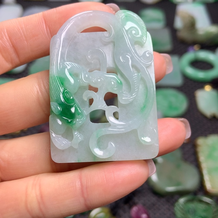 翡翠挂件未镶嵌老***机