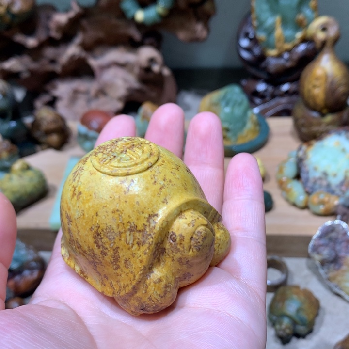 未镶嵌岫岩河磨玉（透闪石质玉）挂件